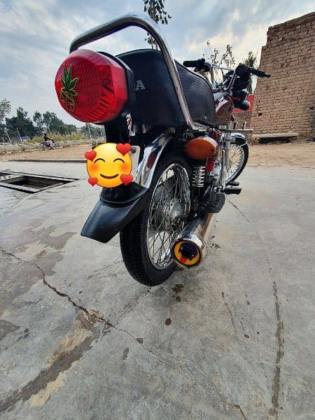 Honda 125. Brand New Condition 11