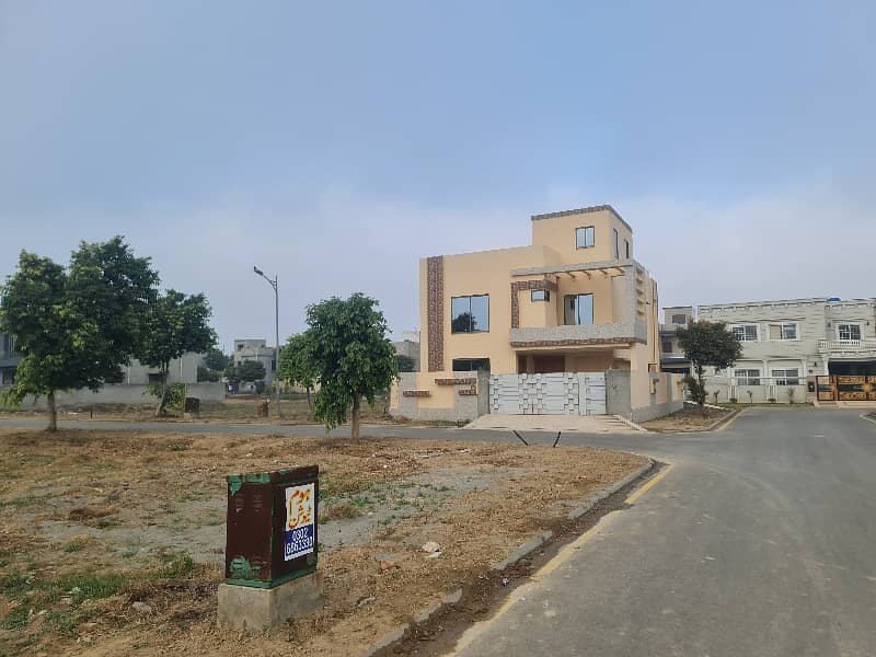 10 Marla Plot For Sale Phase 1 Sui Gas And Wapda Approved LDA Approved Park Masjid 3