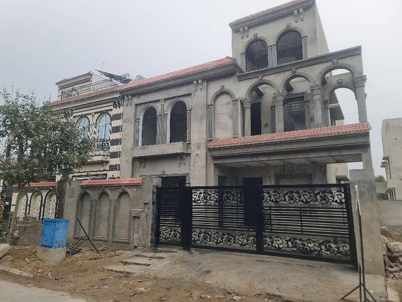 10 Marla Plot For Sale Phase 1 Sui Gas And Wapda Approved LDA Approved Park Masjid 9