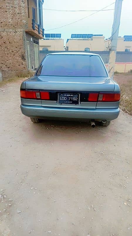 Nissan Sunny 1990 6