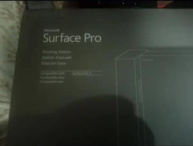 Surface PRO 3 (Full Touch Screen) box pack. 1