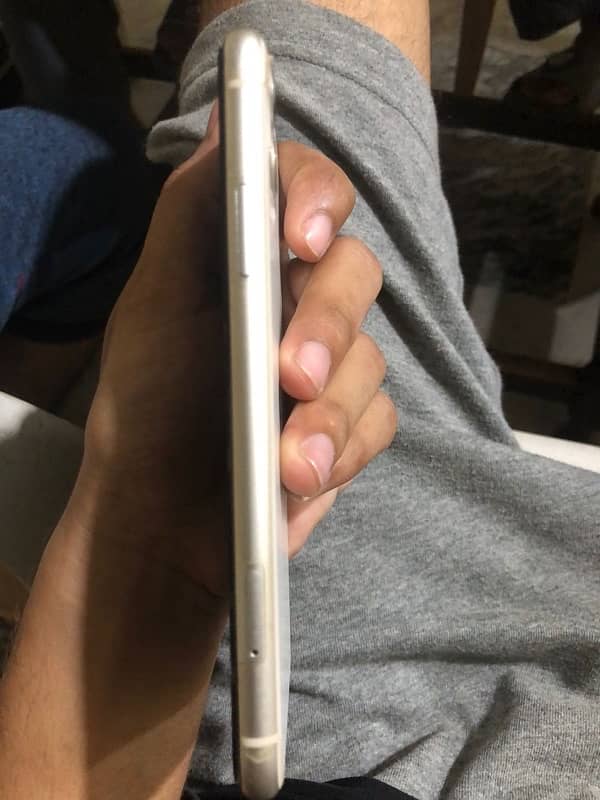 iphone 11 new condition 2