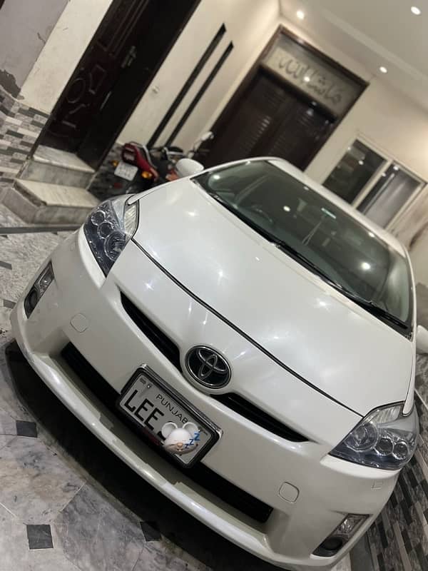 Toyota Prius 2011 S LED Beeg room 0