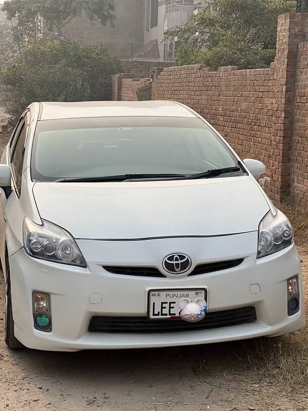 Toyota Prius 2011 S LED Beeg room 2