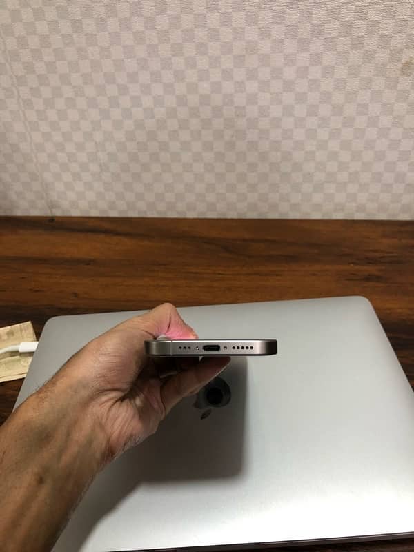 Iphone 15 pro Natural Titanium Jv 128GB with Box 8