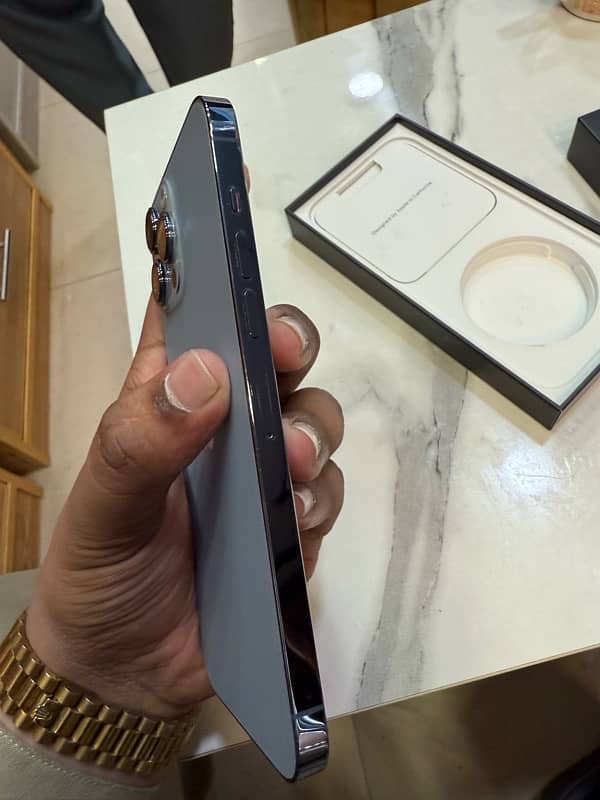 Iphone 13 pro max 128 gb brand new condition 6