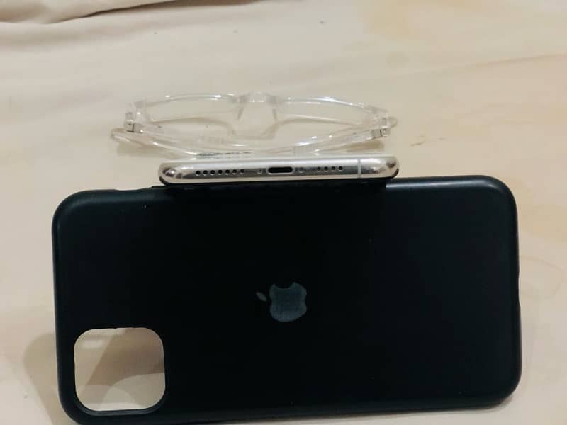 iphone 11pro max non pta but sim working 64gb 3