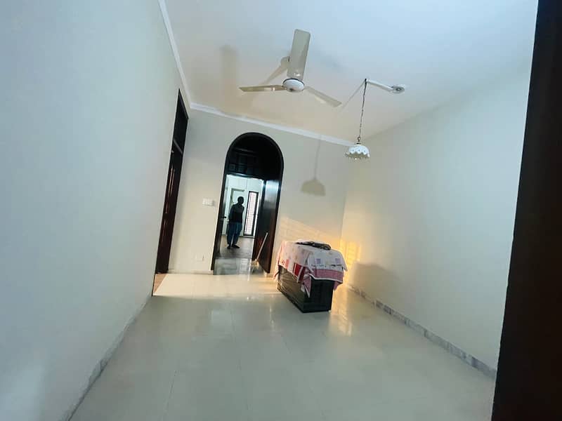 Beautiful Orignal Pics Attatched 4 Bed Tile Floor 6