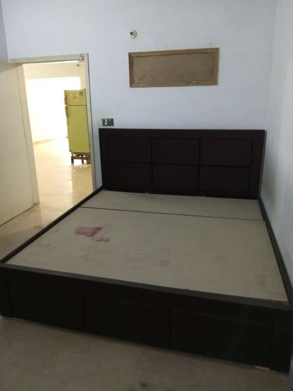 Bed set And Wardobe 2