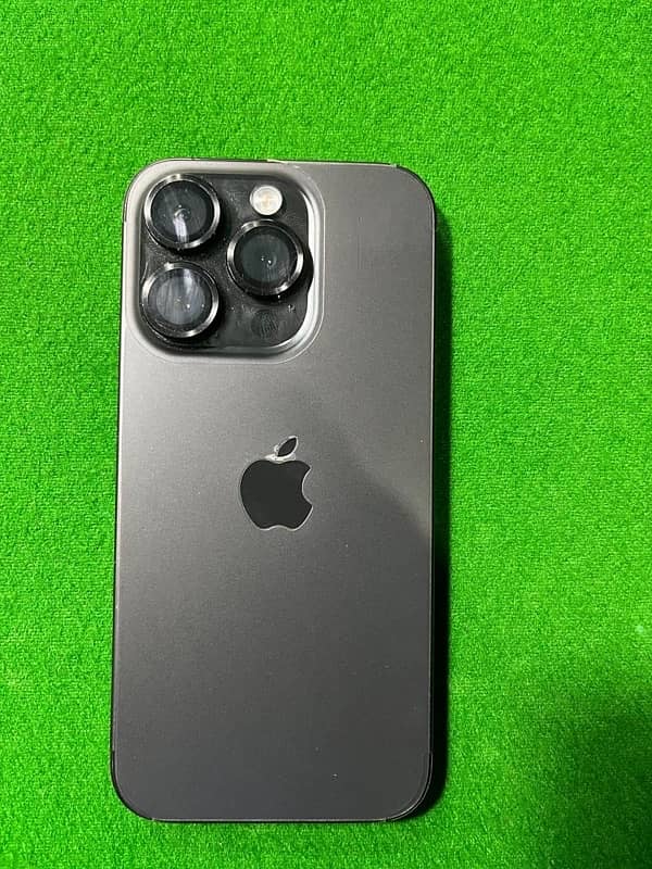 i phone 15 pro black titanium 1