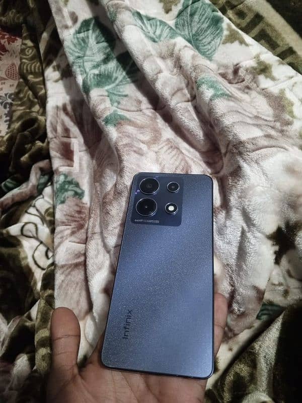 Infinix Note 30. . 8+8/ 256 Helio G99 4