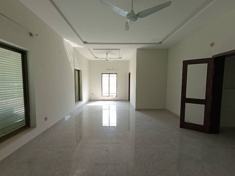 Beautiful House Near Main Gate & Zoo Bahria Enclave Sector C Ungent for Sale 24