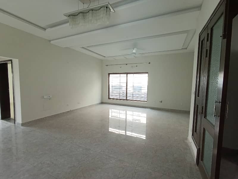 Beautiful House Near Main Gate & Zoo Bahria Enclave Sector C Ungent for Sale 31