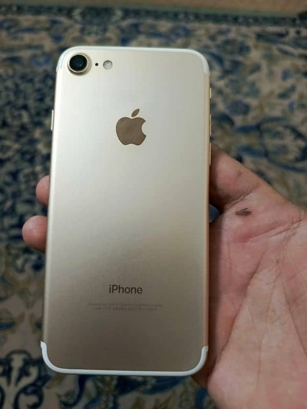 iphone 7  good condition outclass camera 5