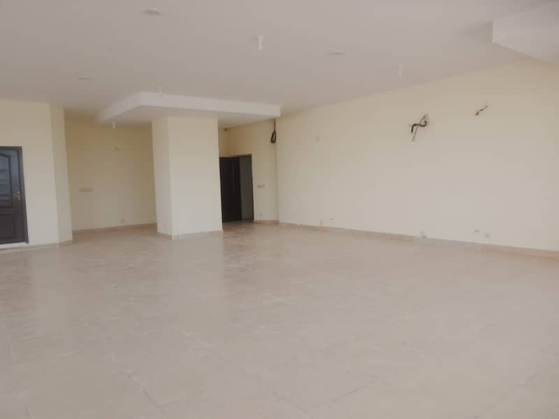 1350 Square Feet Brand New Corporation Office For Rent At Main Boulevard Gulberg 3 Lahore 3