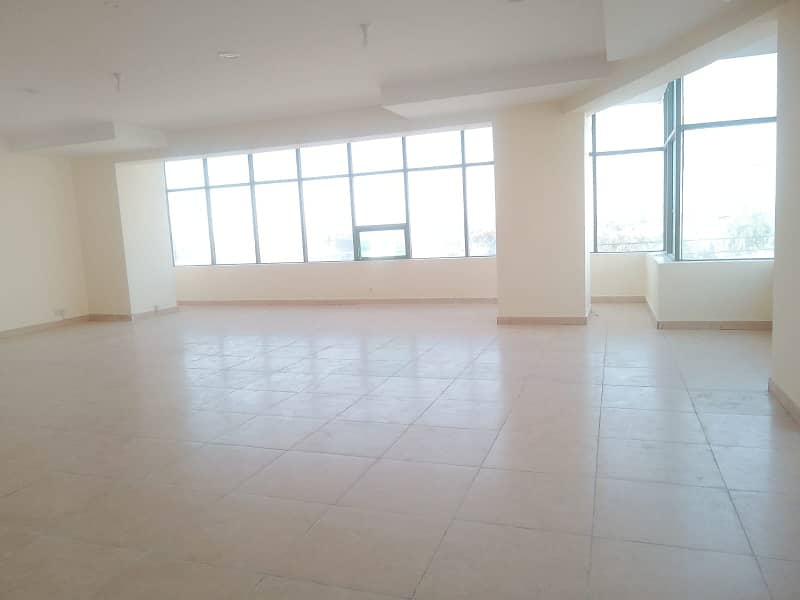 1350 Square Feet Brand New Corporation Office For Rent At Main Boulevard Gulberg 3 Lahore 9