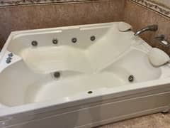 Banos 10 Jacuzzi Tub