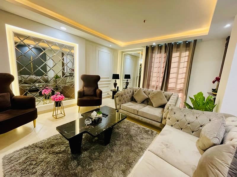 Luxurious 3 Bed Apartment in DHA Lahore . 9