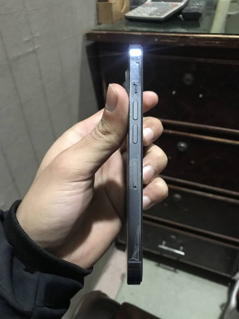 Apple iPhone 13 Pro 2