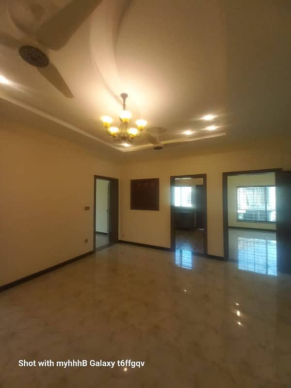 2 Bed 10 Marla Ground Portion Available for Rent in Gulraiz 0