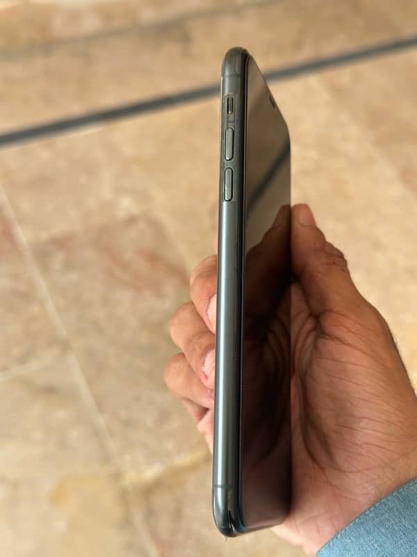 Iphone 11 Pro Max 256 gb PTA Apprvoved 3