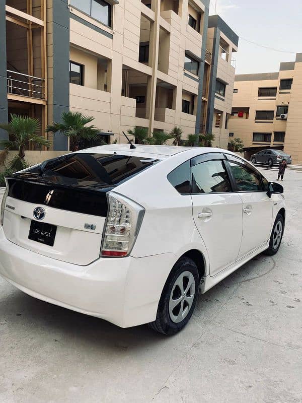 Toyota Prius 2011 5