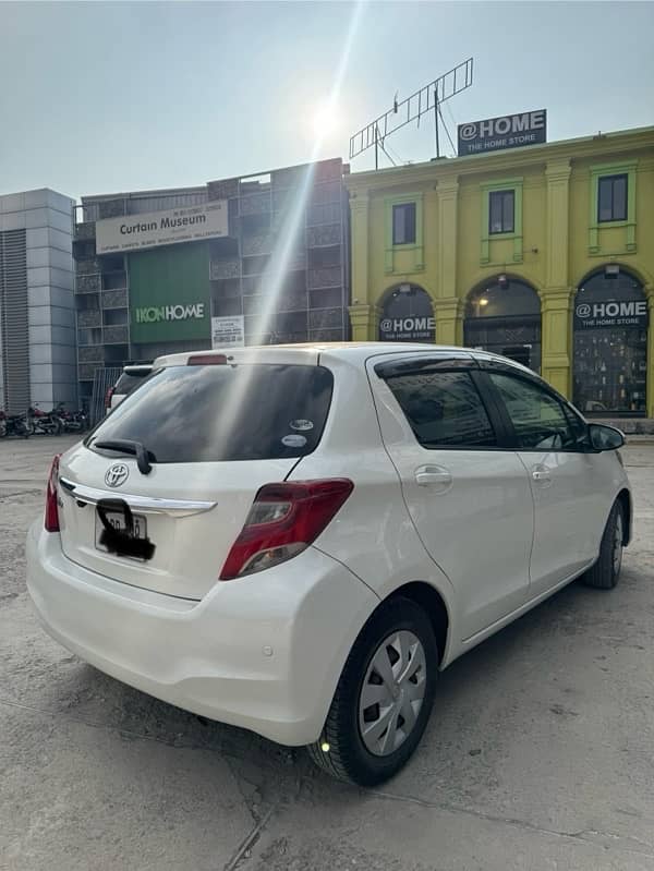 Toyota Vitz 2015 3