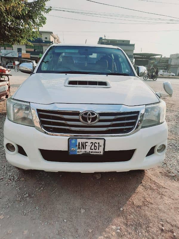 Toyota Hilux 2013 0