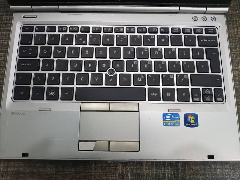 Hp elitebook laptop  2560p  4gb 250gb 6