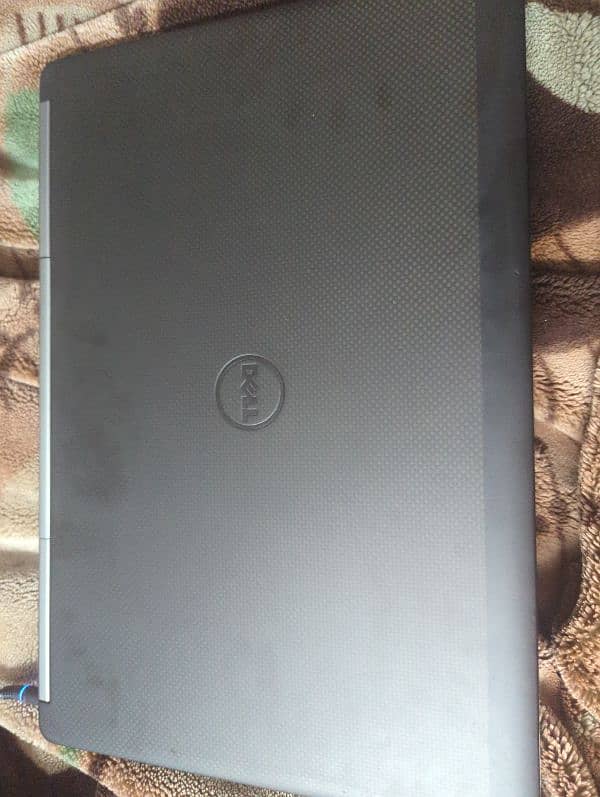 Dell Gaming and workstation laptop with 16 GB graphics card 1