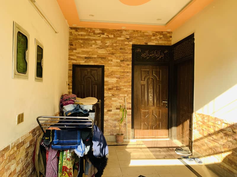 5 marla house for sale in johar town block A  Near to iqra hospital Invester rate Tile flooring (original picture) 3 bed  Near to park & Markit Hot location 0