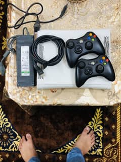 Xbox 360 Slim JAILBREAK JTAG 220 games installed