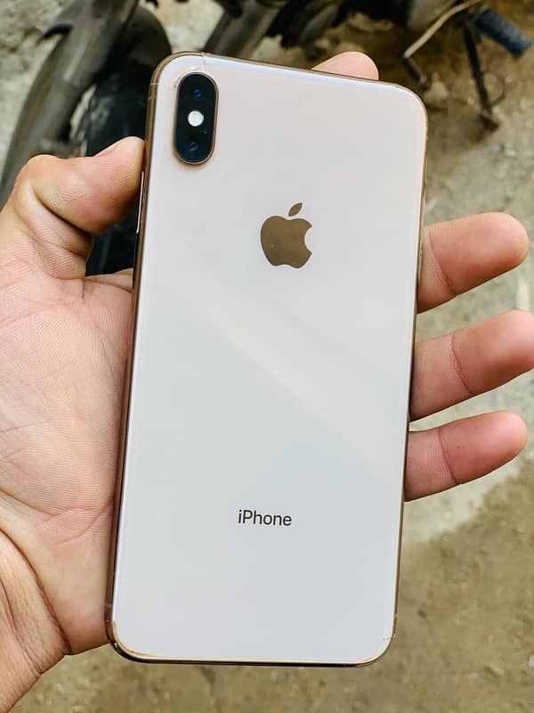 iPhone XS Max Best Condition GB/64 gold colour Sim locked JV! 0