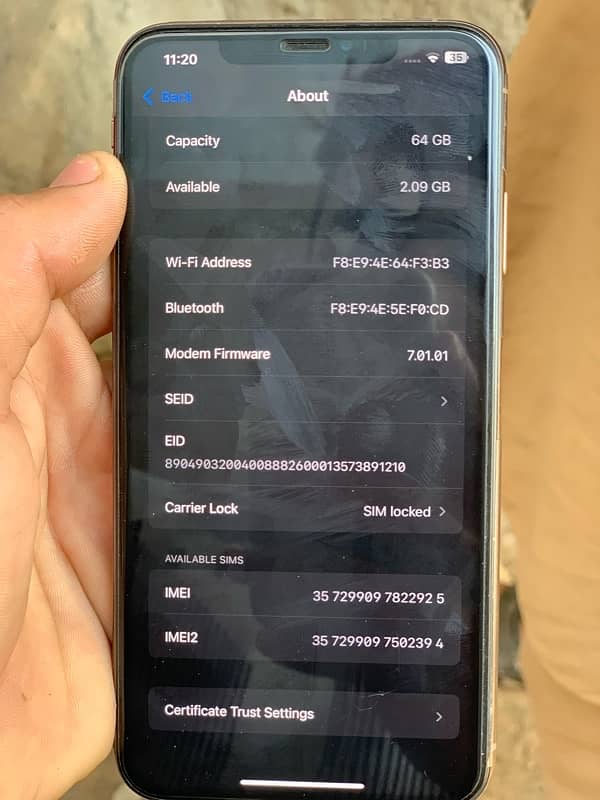 iPhone XS Max Best Condition GB/64 gold colour Sim locked JV! 5