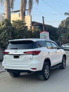 Toyota Fortuner V | Better then Revo, prado, V8, vigo |