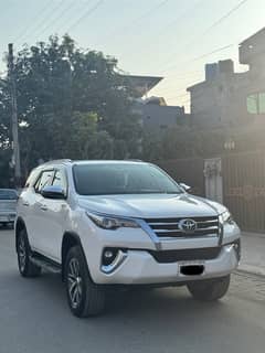 Toyota Fortuner V | Better then Revo, prado, V8, vigo |