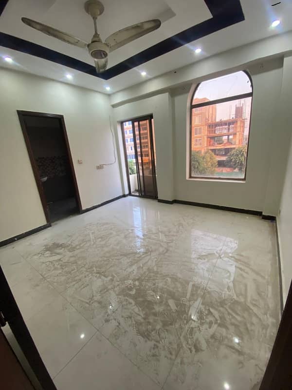 1 BED ROOM NON FURNISH APARTMENT FOR RENT IN BAHRIA TOWN LAHORE 1