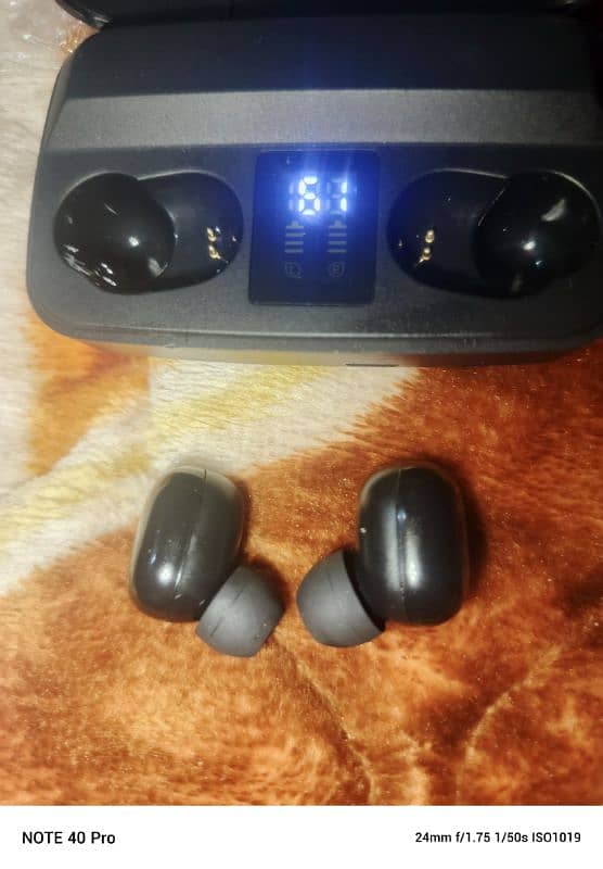 DHL A10S Earbud Available in Original Quality 8