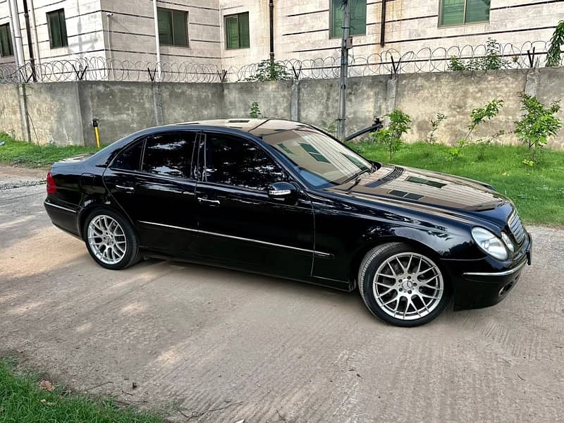 Mercedes E Class 2005 14