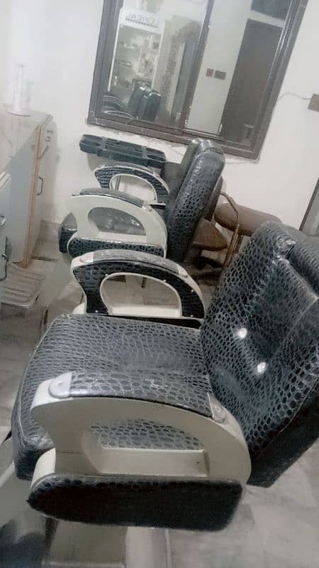 salon furniture and machines 17