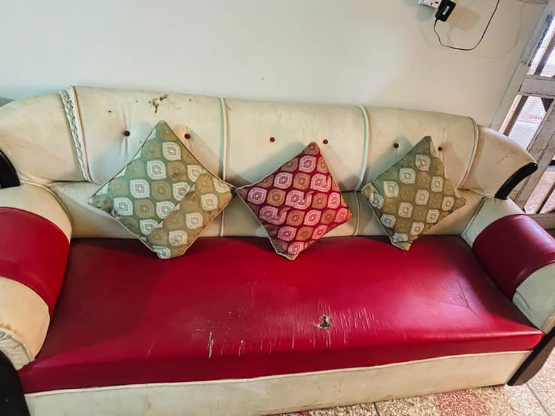 Good condition leather sofa 1