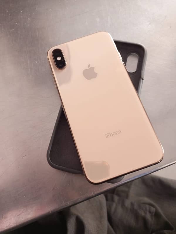 iphone Xs gold 4