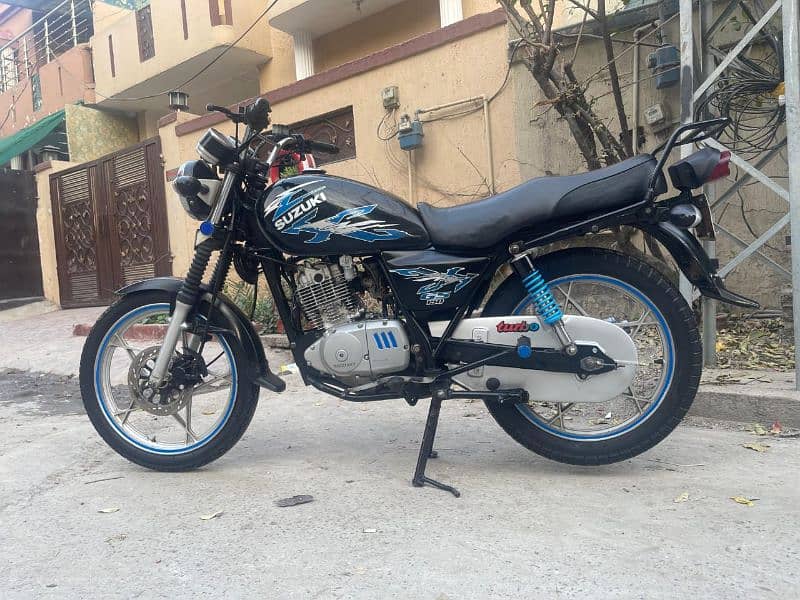 Suzuki GS 150 for sale 03010805832 model 2017 1