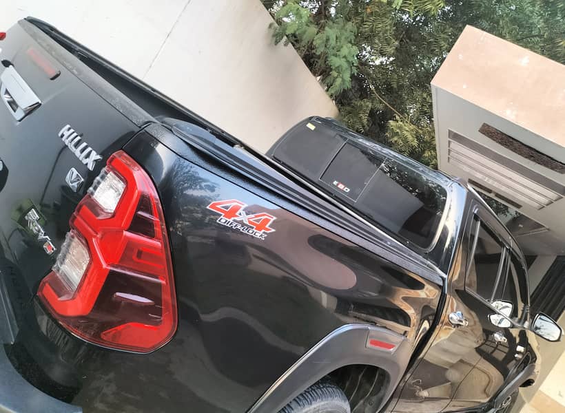 Toyota Hilux Revo V 2021 New Shape 4