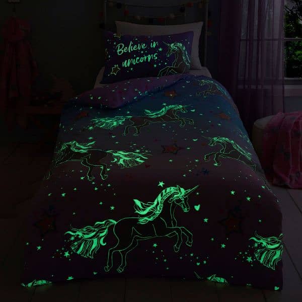 unicorn single bedsheet with night glow 1