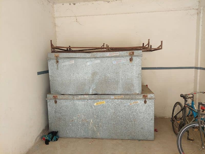 steel trunk 2