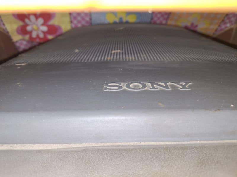 SONY WEGA ORIGNAL WITH SOUND SYSTEM & TV TROLLY 4