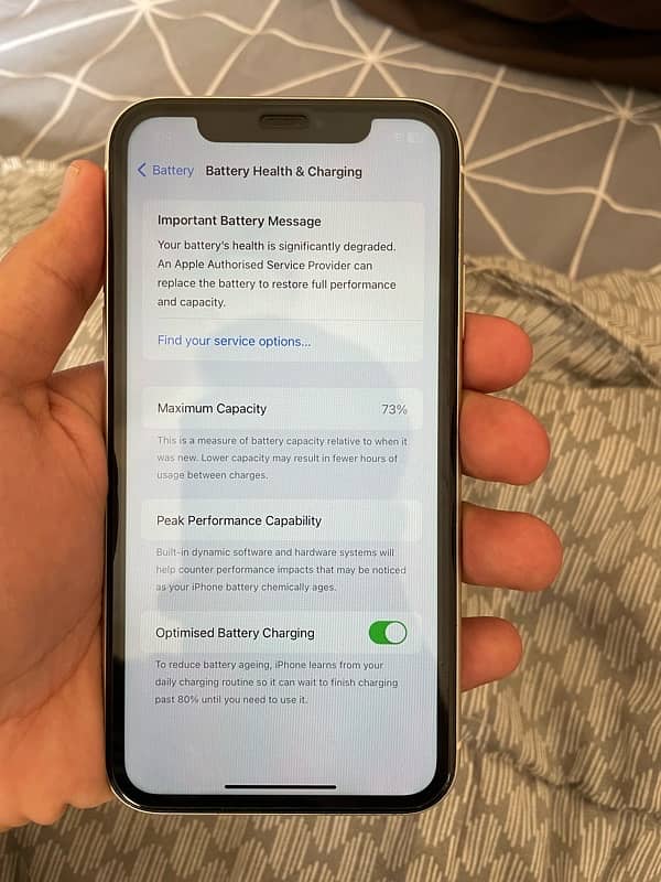 Iphone 11 64gb factory unlock with box 9