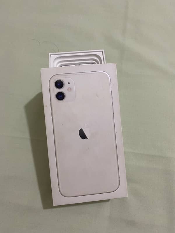 Iphone 11 64gb factory unlock with box 10