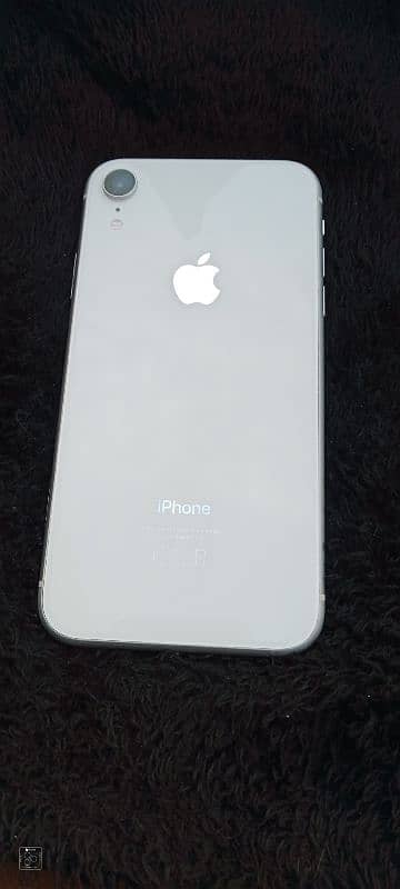 iphone XR 64gb 8